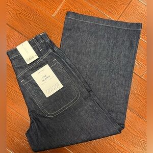 Frame. The Skater Jean-Victoria